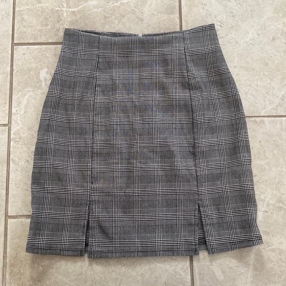 Windsor Dresses & Skirts - Windsor USA Vintage Houndstooth Pencil Skirt